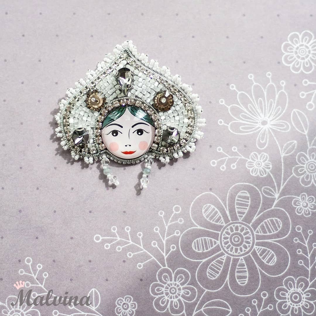 Брошь «Матрёшка»